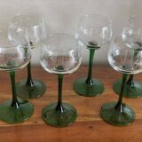 6 stemmed glasses with grape cluster decor