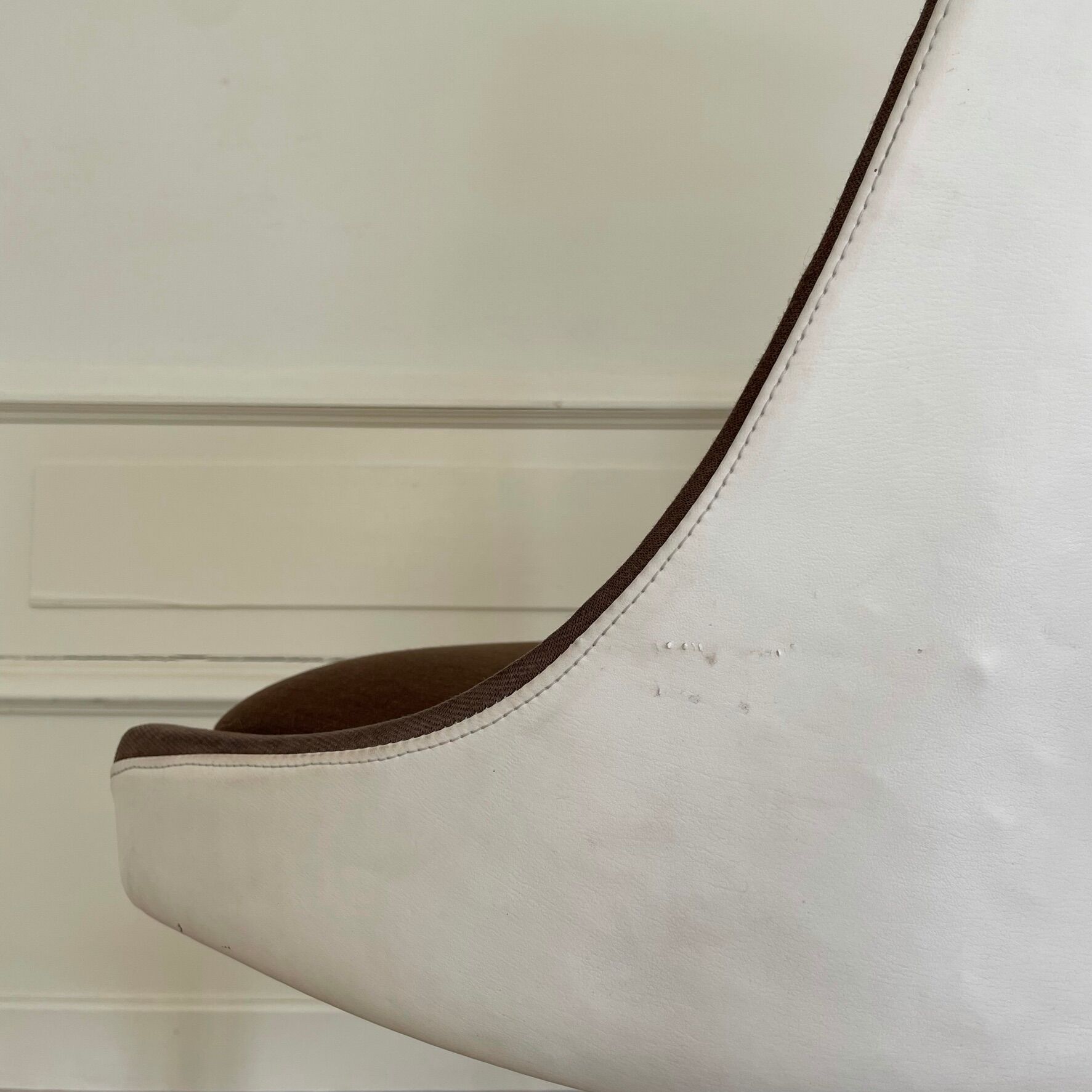 Tulip foot armchairs, 1970