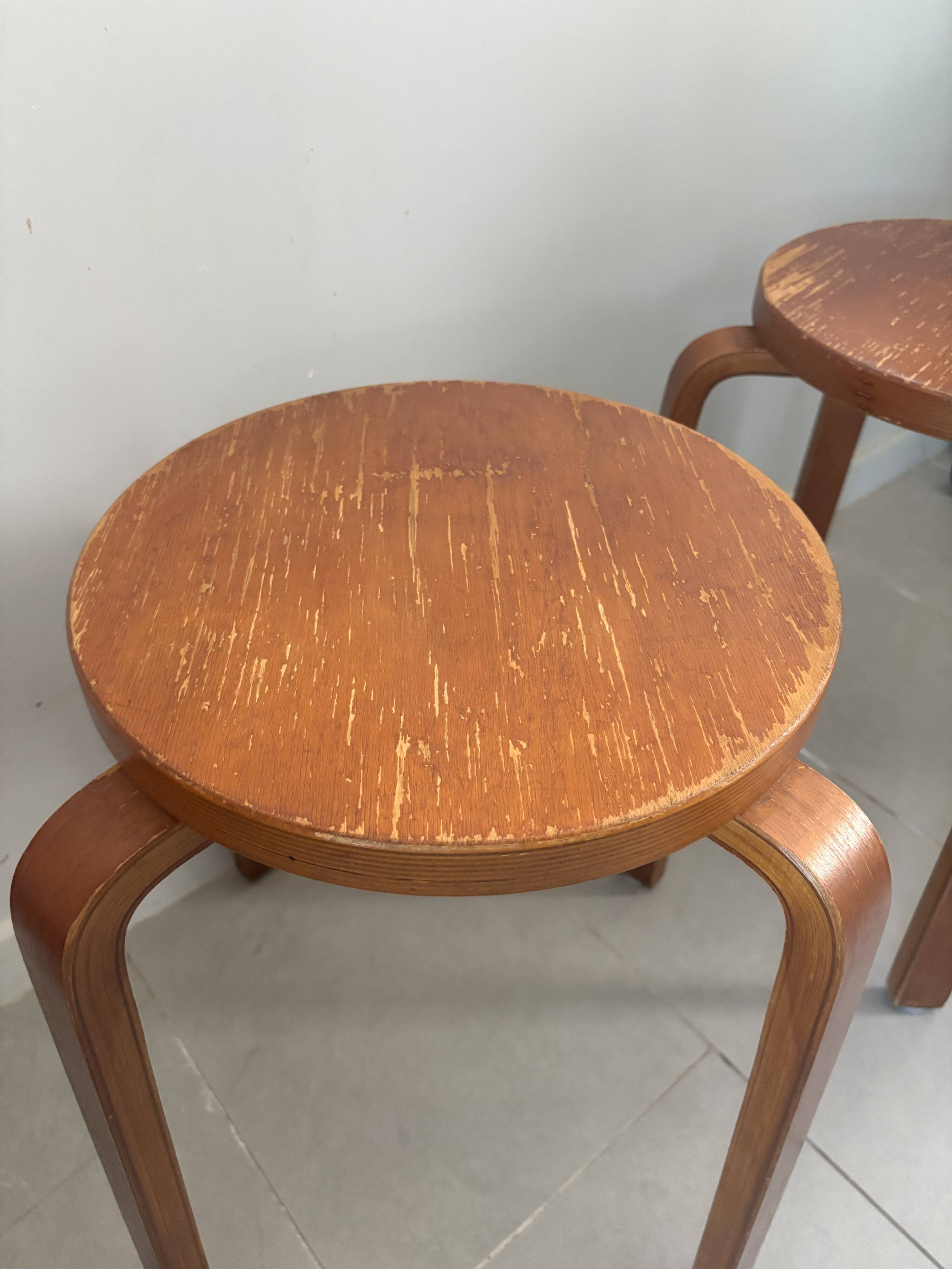 Pair of Artek stools model E60 (rare version with 4 legs), Alvar Aalto