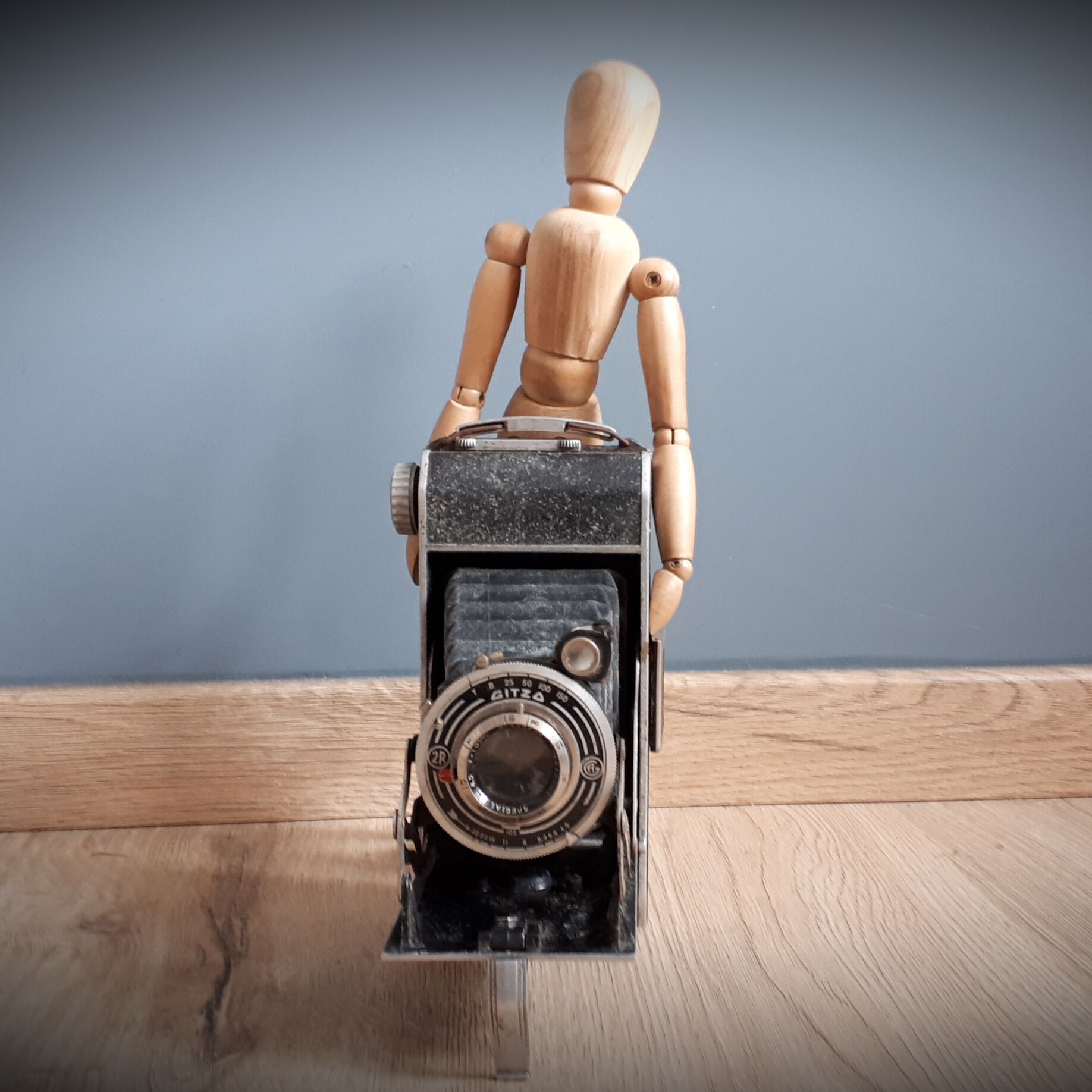 Old Pontiac bellows camera