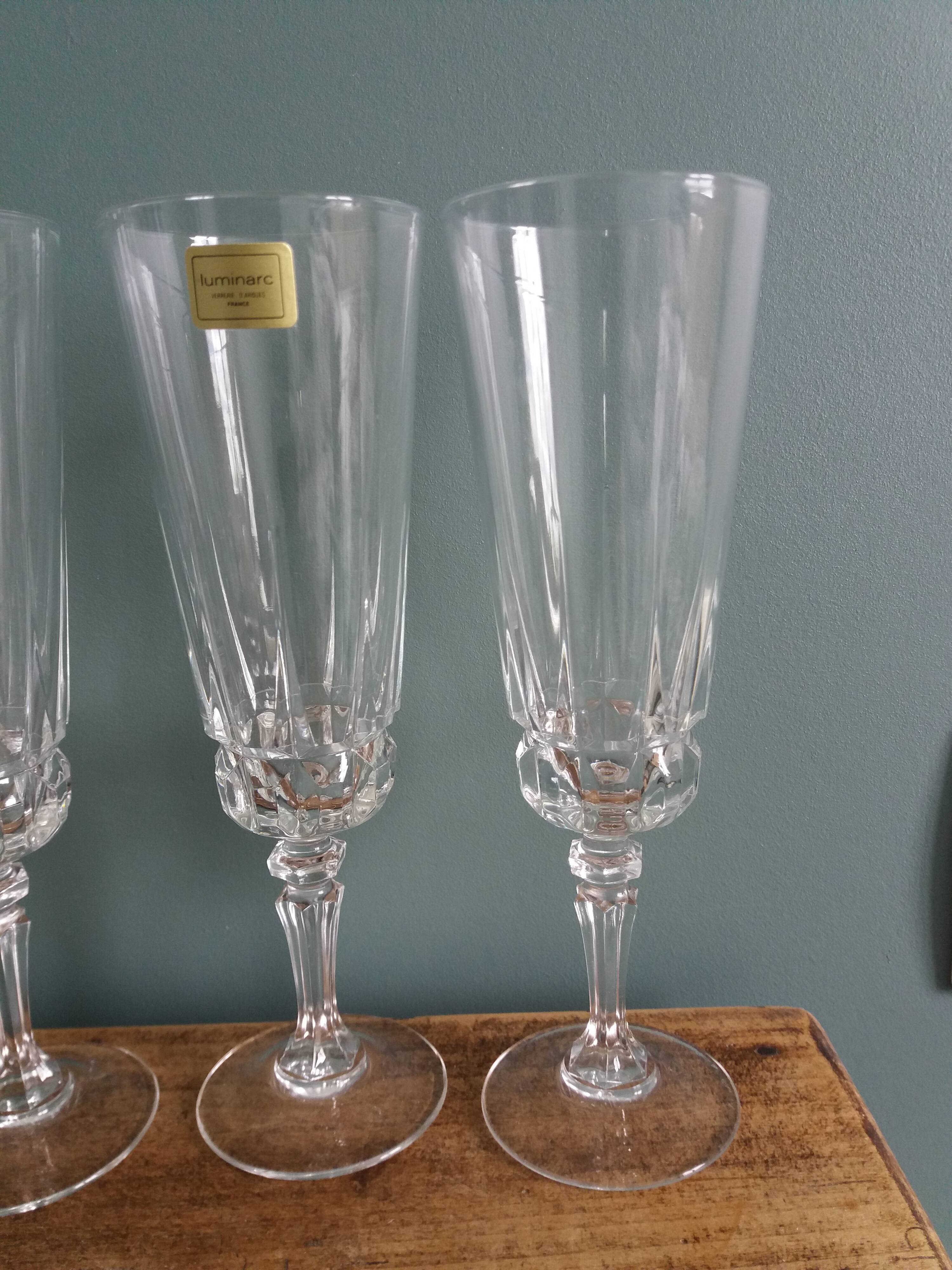 Set of 6 Luminarc champagne flutes from Arques glassworks