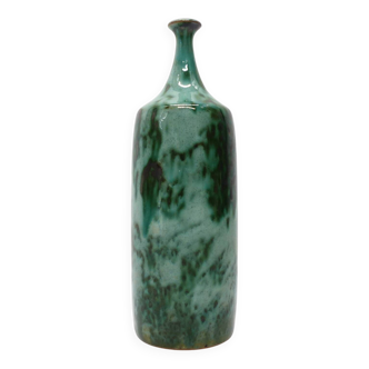 Vase bouteille en grès émaillé vert à reflets cuivrés 1960-1970