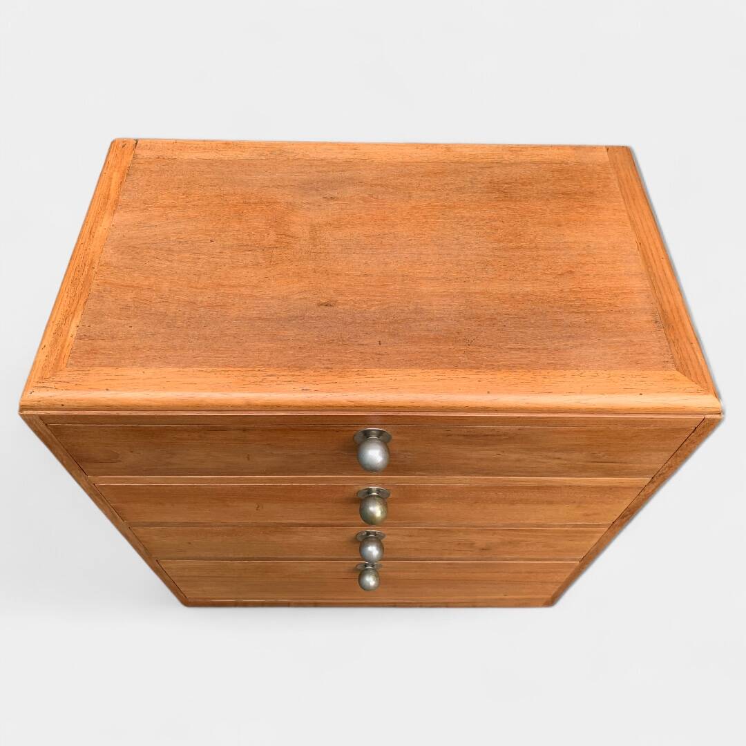 Vintage chest of drawers in solid raw wood from 1950