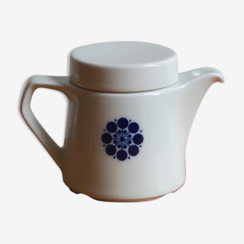 Porcelain milk pot