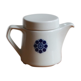 Porcelain milk pot