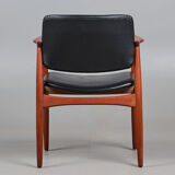 Ørum Møbelfabrik. Model 67 "Captain's Chair" Eric Buch