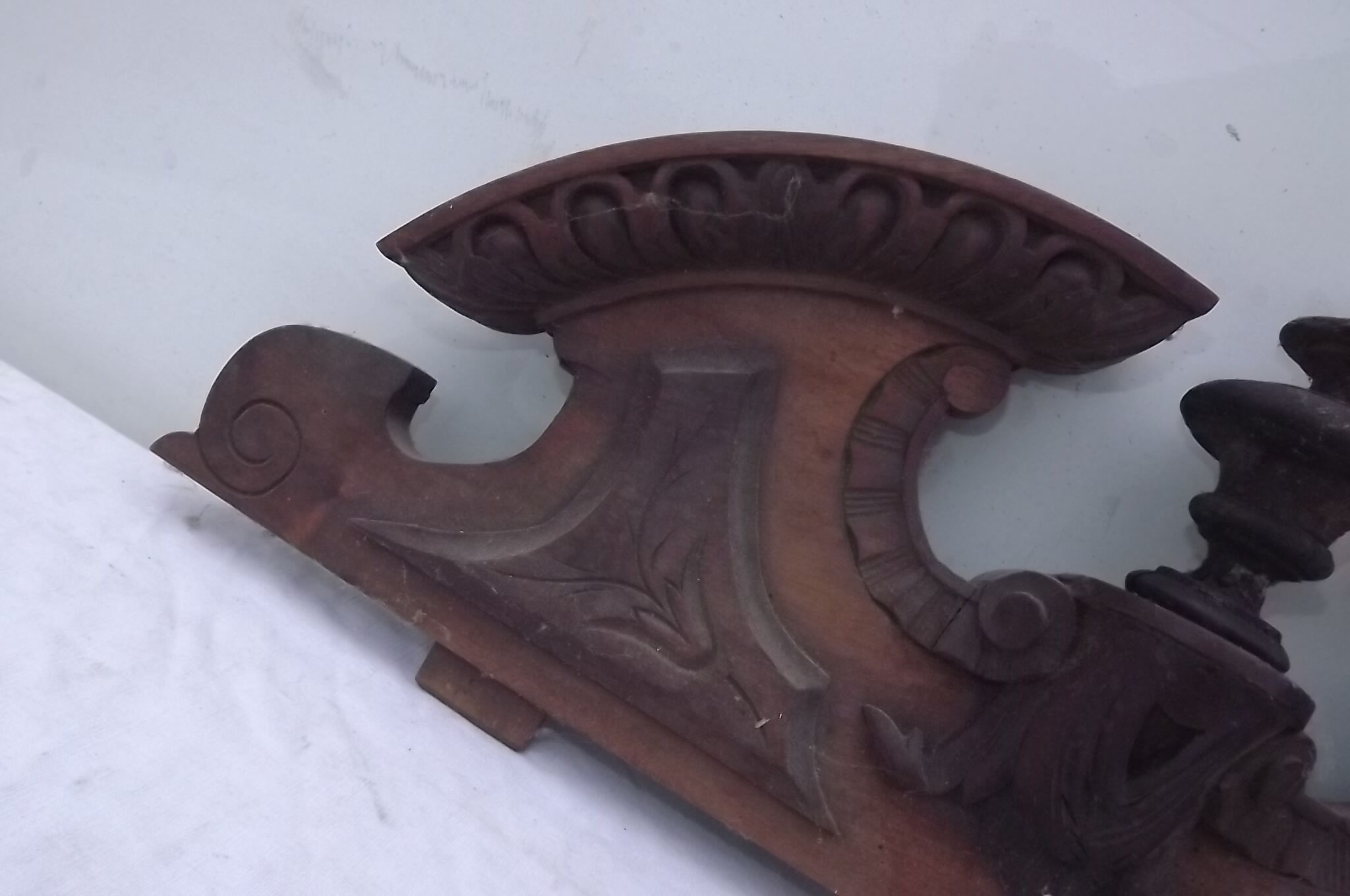 Pediment XIXth Walnut