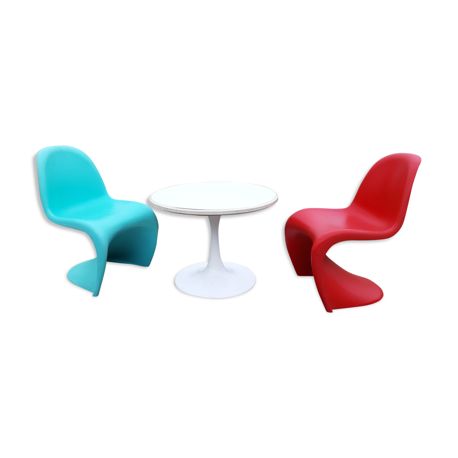 Lounge set with table and pair of Panton chairs