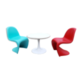Lounge set with table and pair of Panton chairs