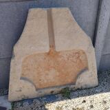 Evier en pierre taillée, datant du XVIIIe siècle