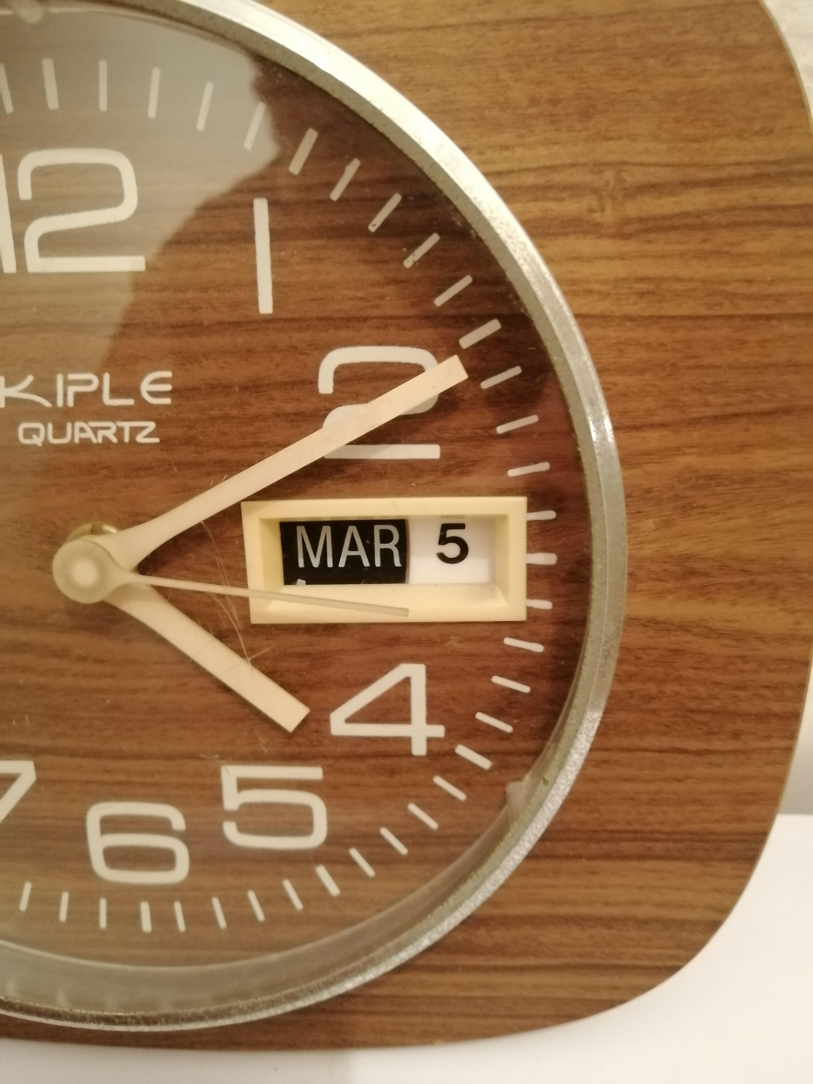 Wall clock year 1960/70 in formica