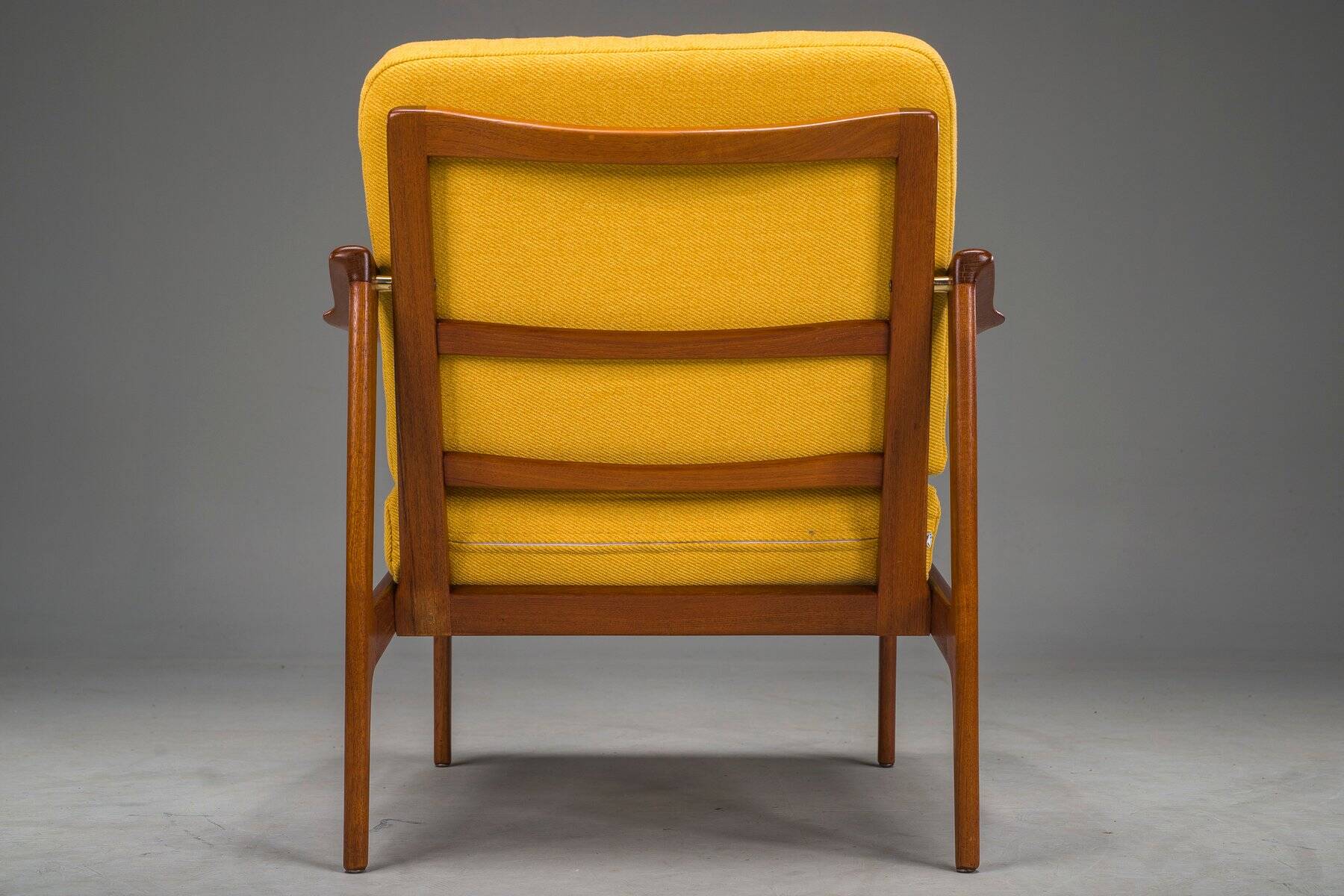 Chaise longue danoise du milieu du siècle en teck attribuée à Ib Kofod-Larsen, années 1960