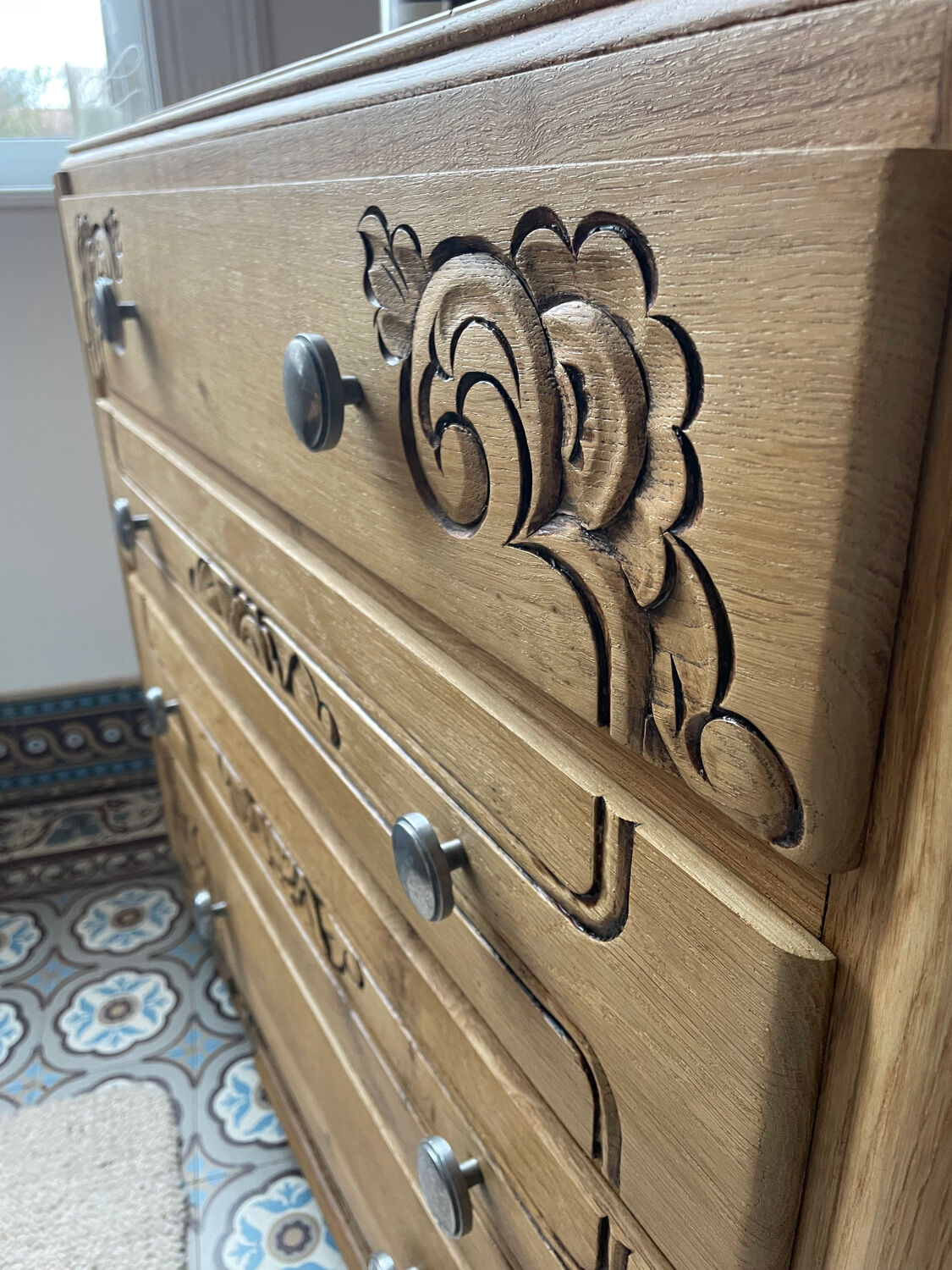 Antique carved wooden chest of drawers