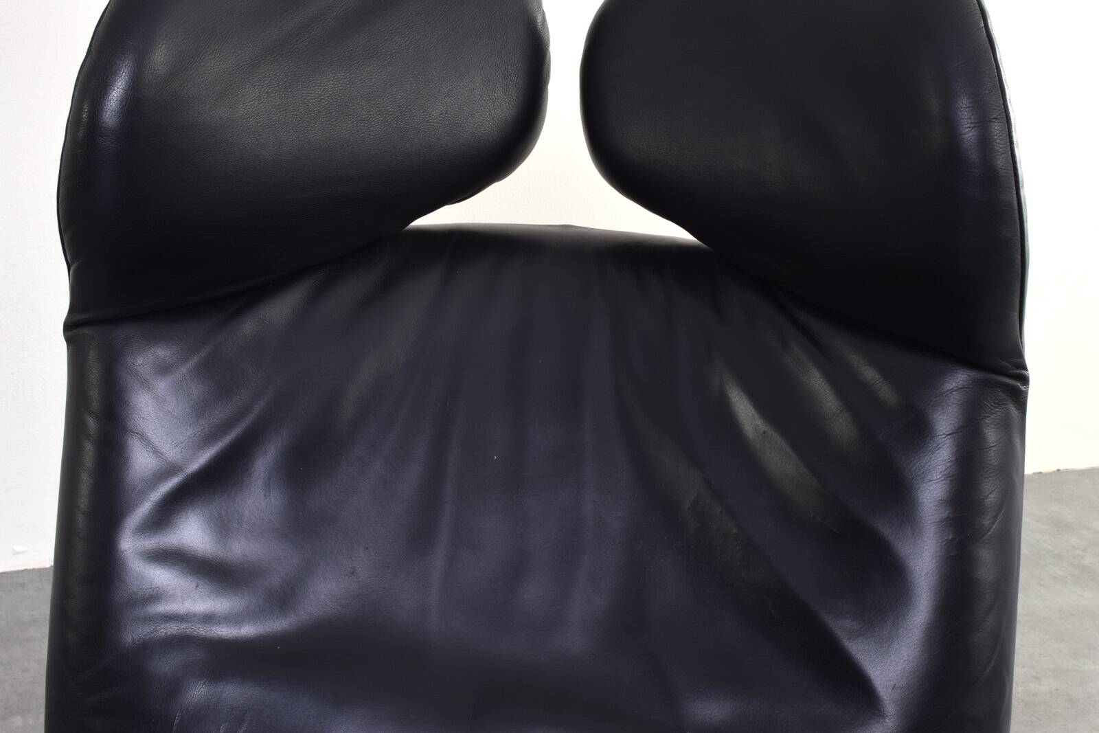 Wink Leather Chair by Toshiyuki Kita for Cassina, 1980s.