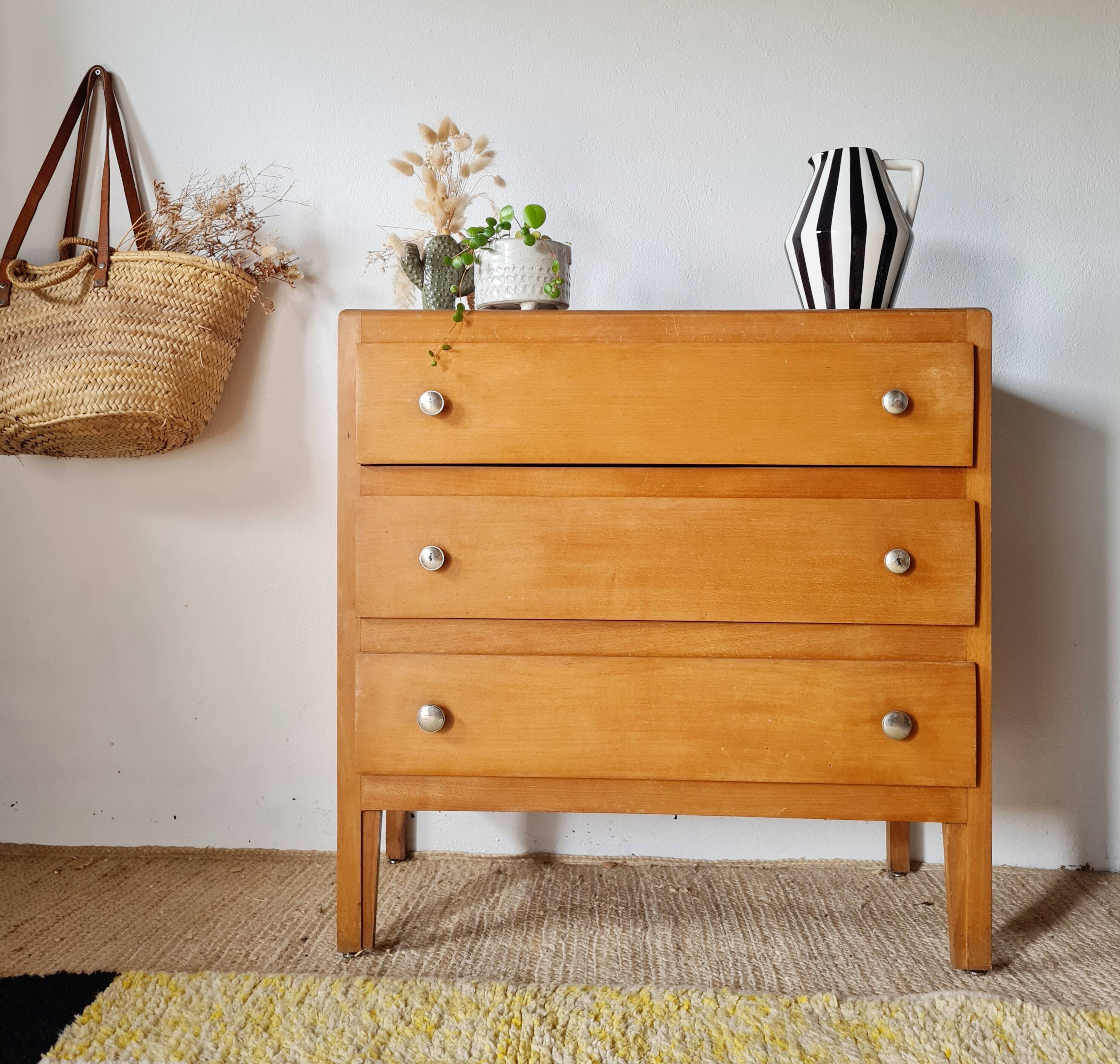 Commode vintage en bois clair à 3 tiroirs – Années 50 / 60