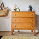 Commode vintage en bois clair à 3 tiroirs – Années 50 / 60