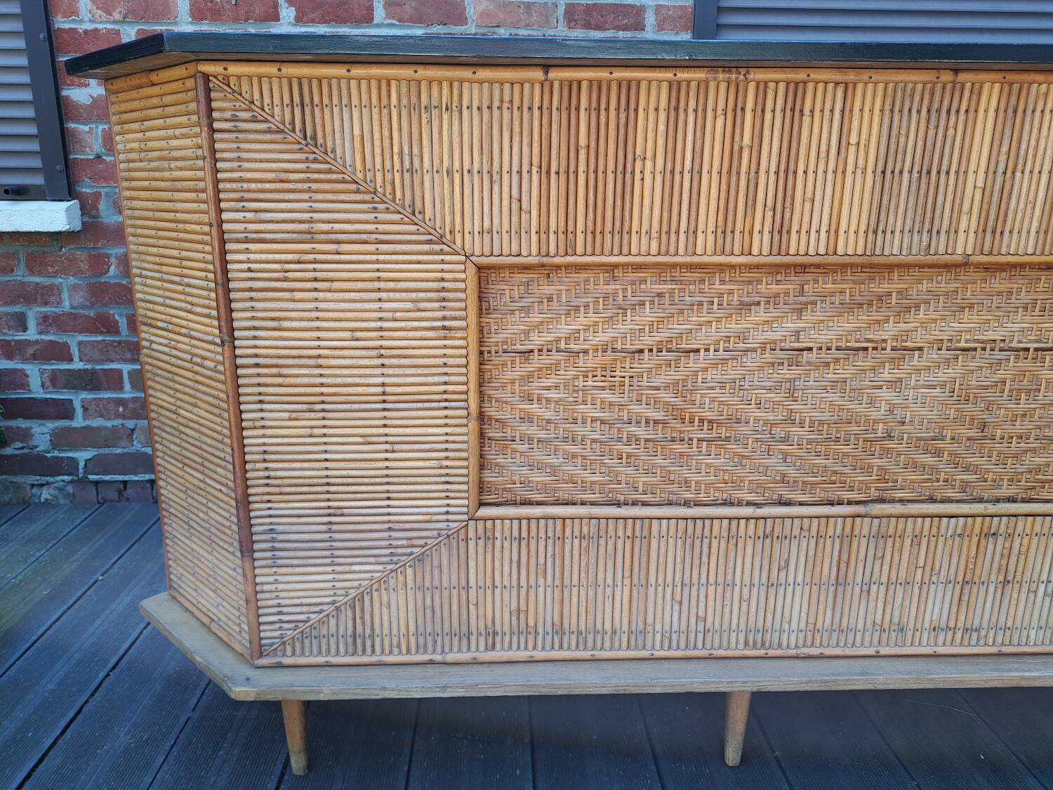 Bamboo and rattan counter