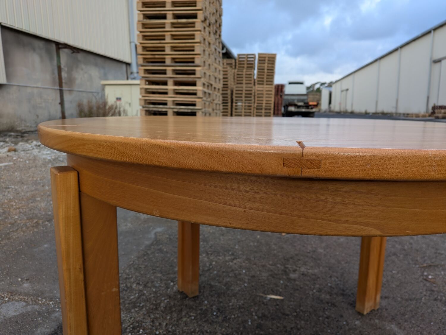 Dining table in elm from 1980