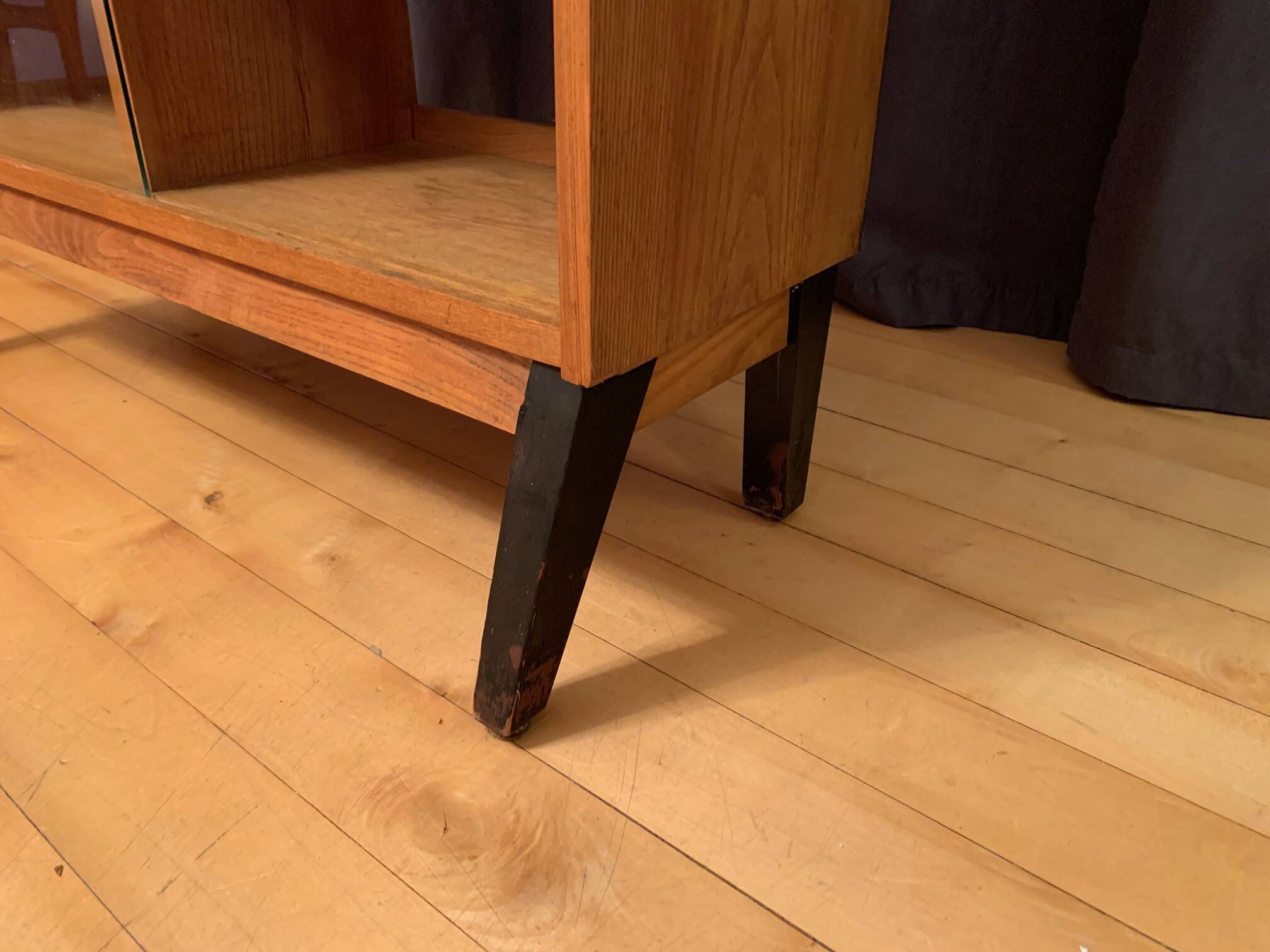 A unique bookcase-library designed by Mieczysław Puchała, Stołeczne Zakłady Drzewne Przemysłu Tereno