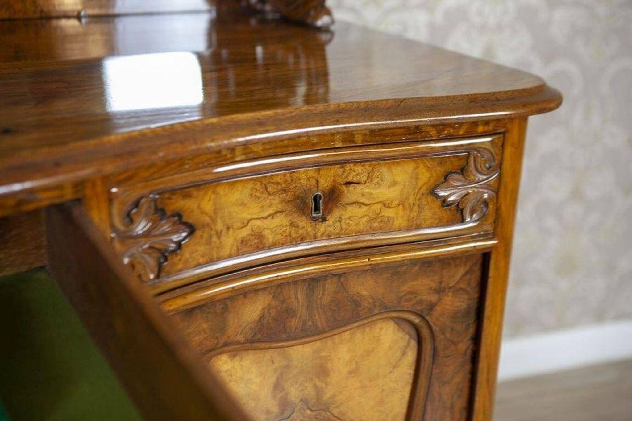 Buffet Rococo Revival en noyer et placage, 1850