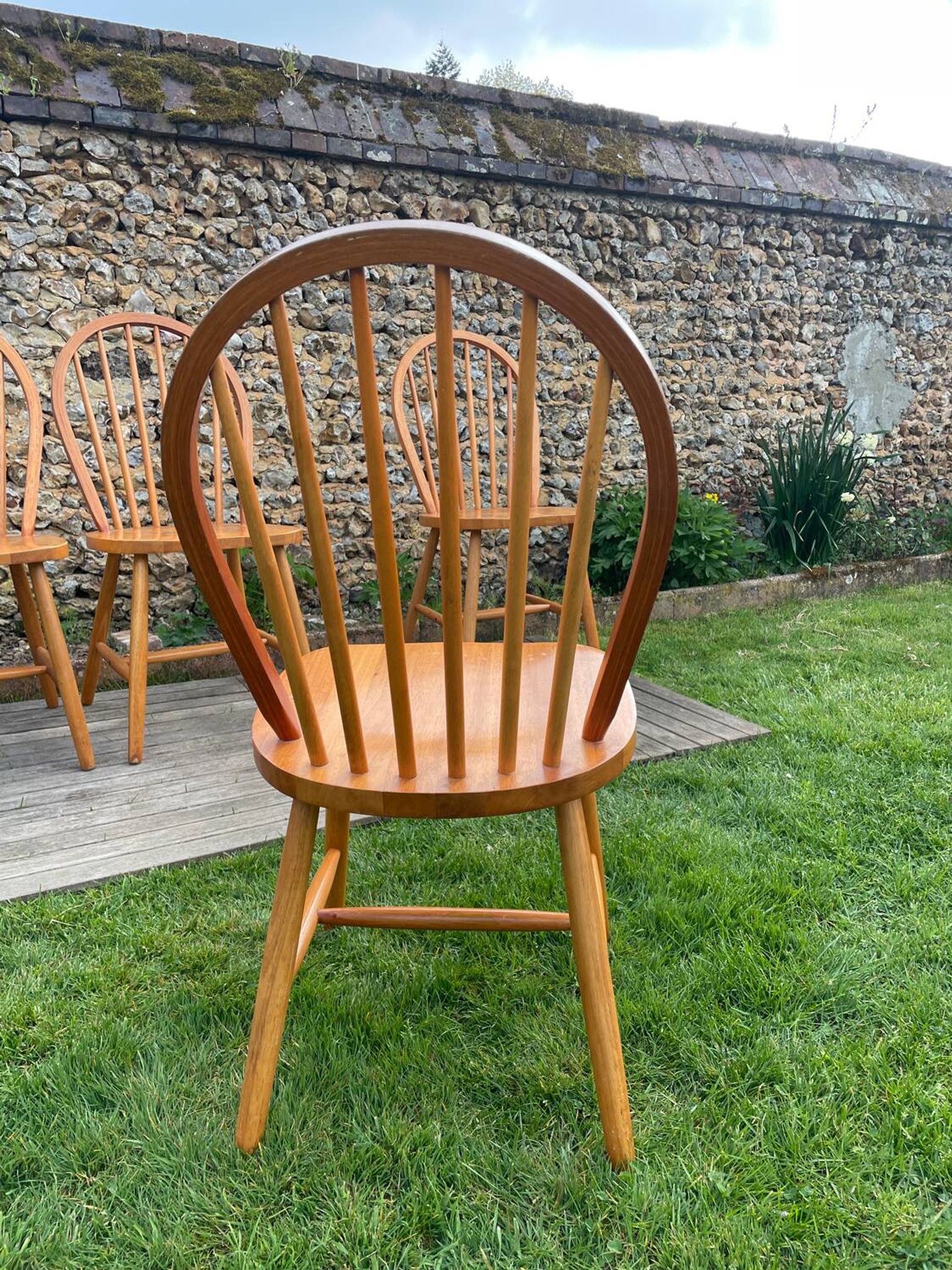 4 chaises scandinaves en bois clair