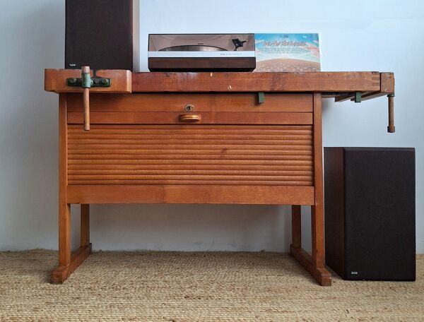 Établi vintage avec étaux, meuble de métier ancien