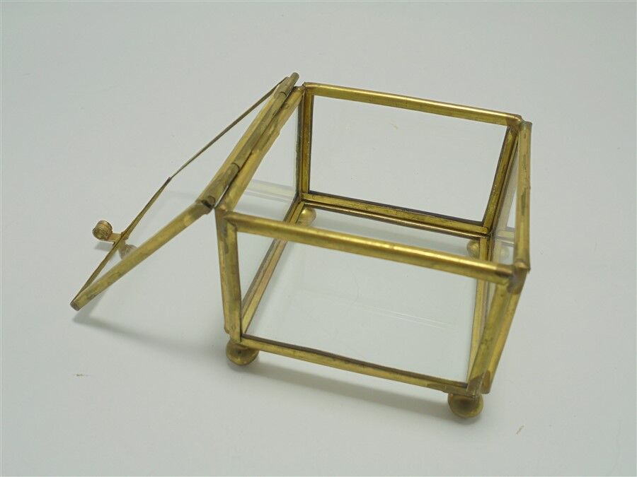 Jewelry box