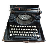 Old portable underwood typewriter