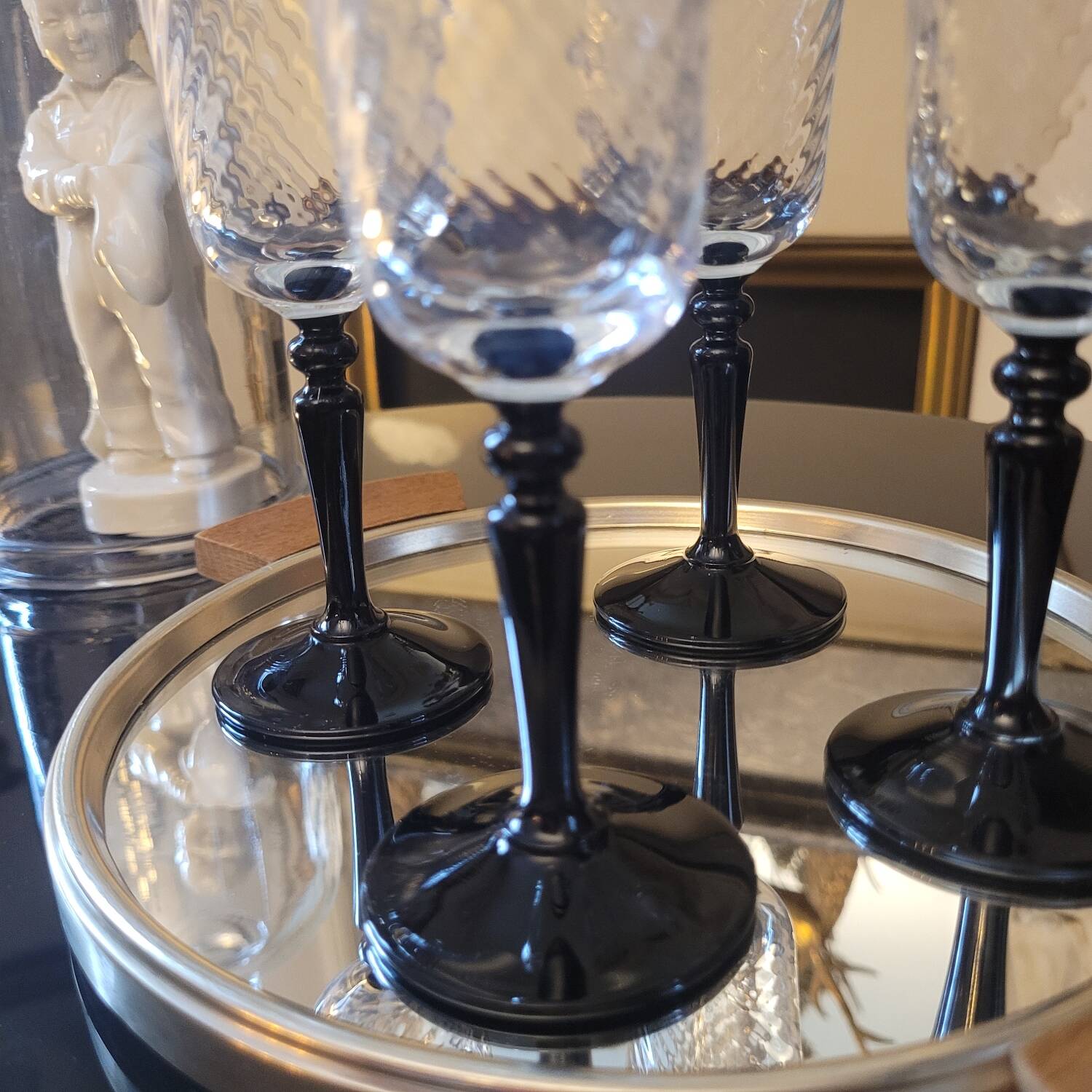 80s chic decorative champagne flutes