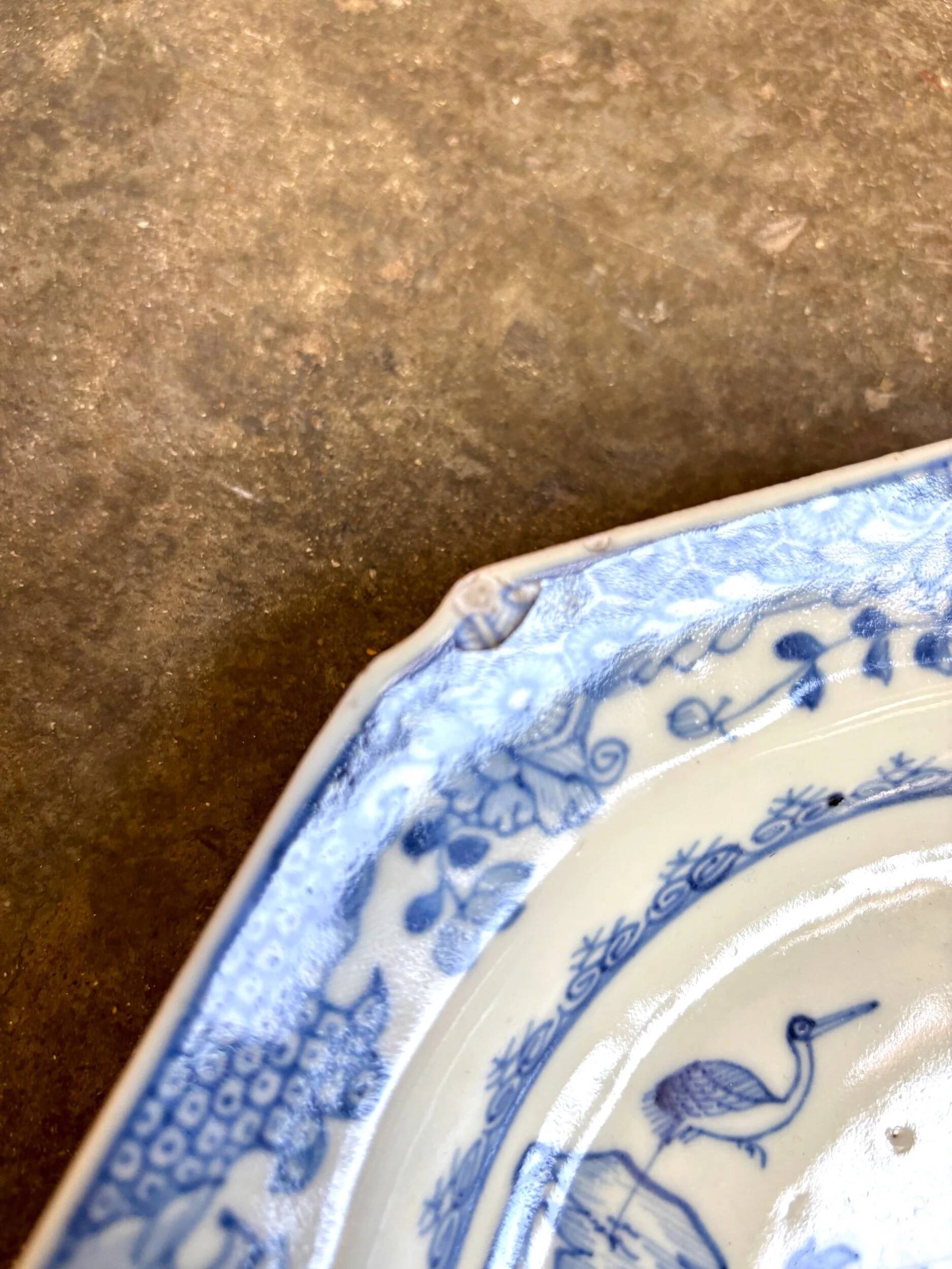 Octagonal deep plate from the Compagnie des Indes in blue porcelain