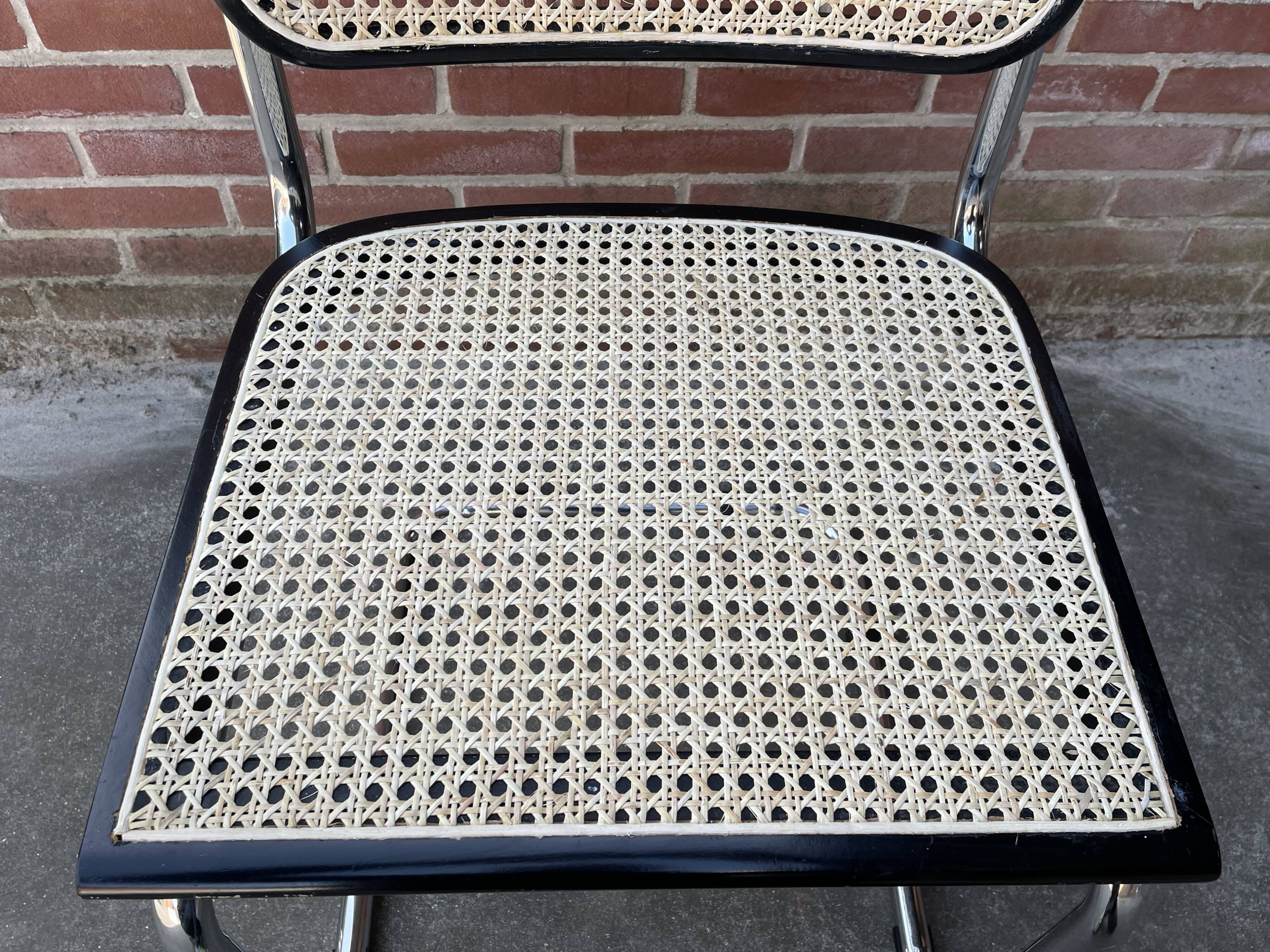 Ensemble de 4 chaises vintage modèle Cesca B32 en noir et chrome