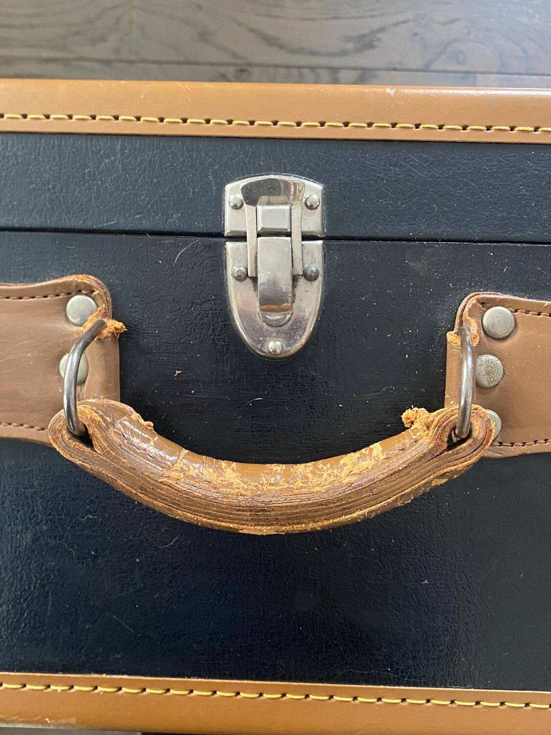 Malle Cabin Mid-Century Fibre Vulcanised / Beige Leather / Metal