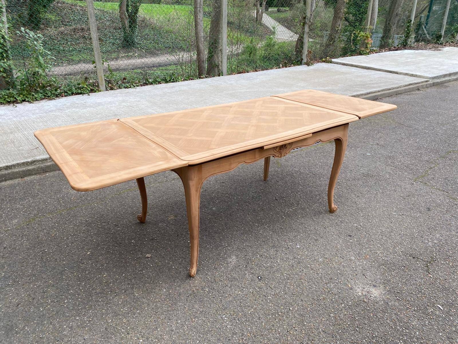 Louis XV extendable dining table from the 20th century, renovated in cherry wood, 140-240cm.