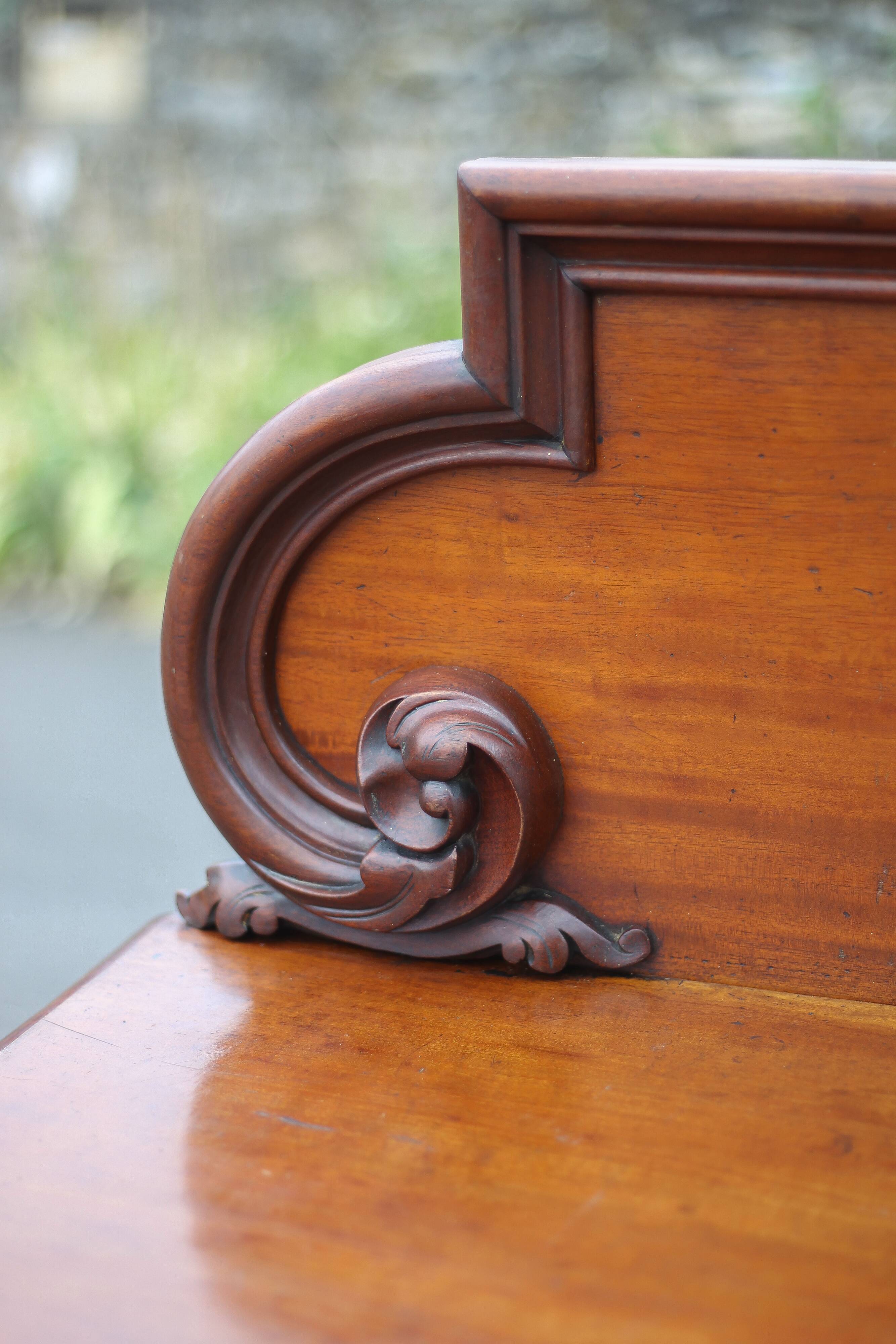 Antique mahogany furniture, English counter furniture, English servant, buffet furniture