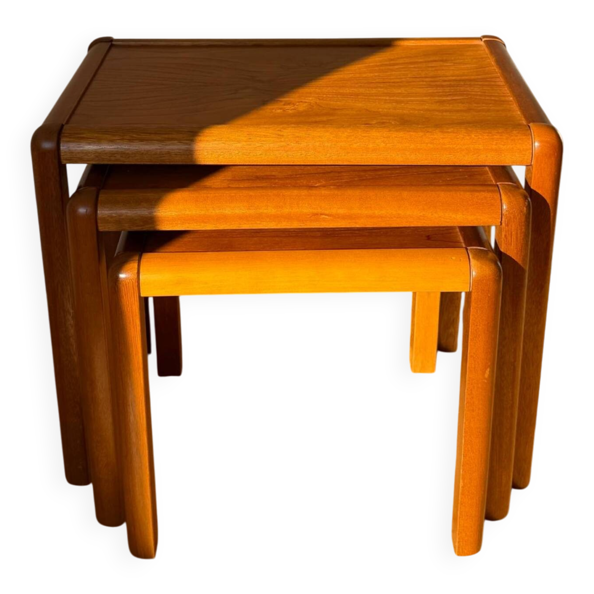 Lot table gigogne en bois vintage
