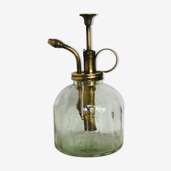 Vegetable vaporizer made of glass and brass