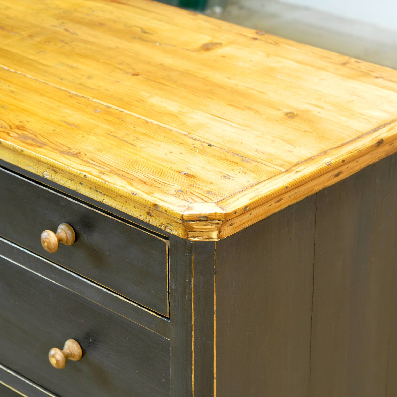 Commode en pin, années 1910
