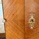 Grande armoire vintage en loupe de noyer - style Art Déco
