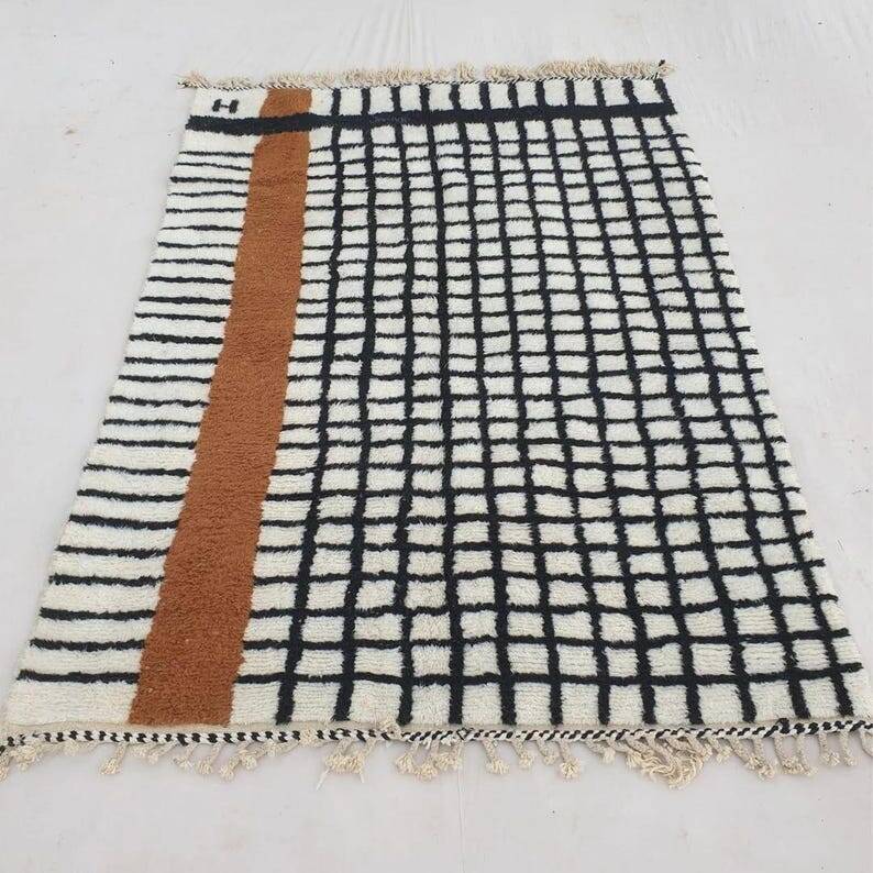 Berber rug in pure wool size 150 x 250 cm