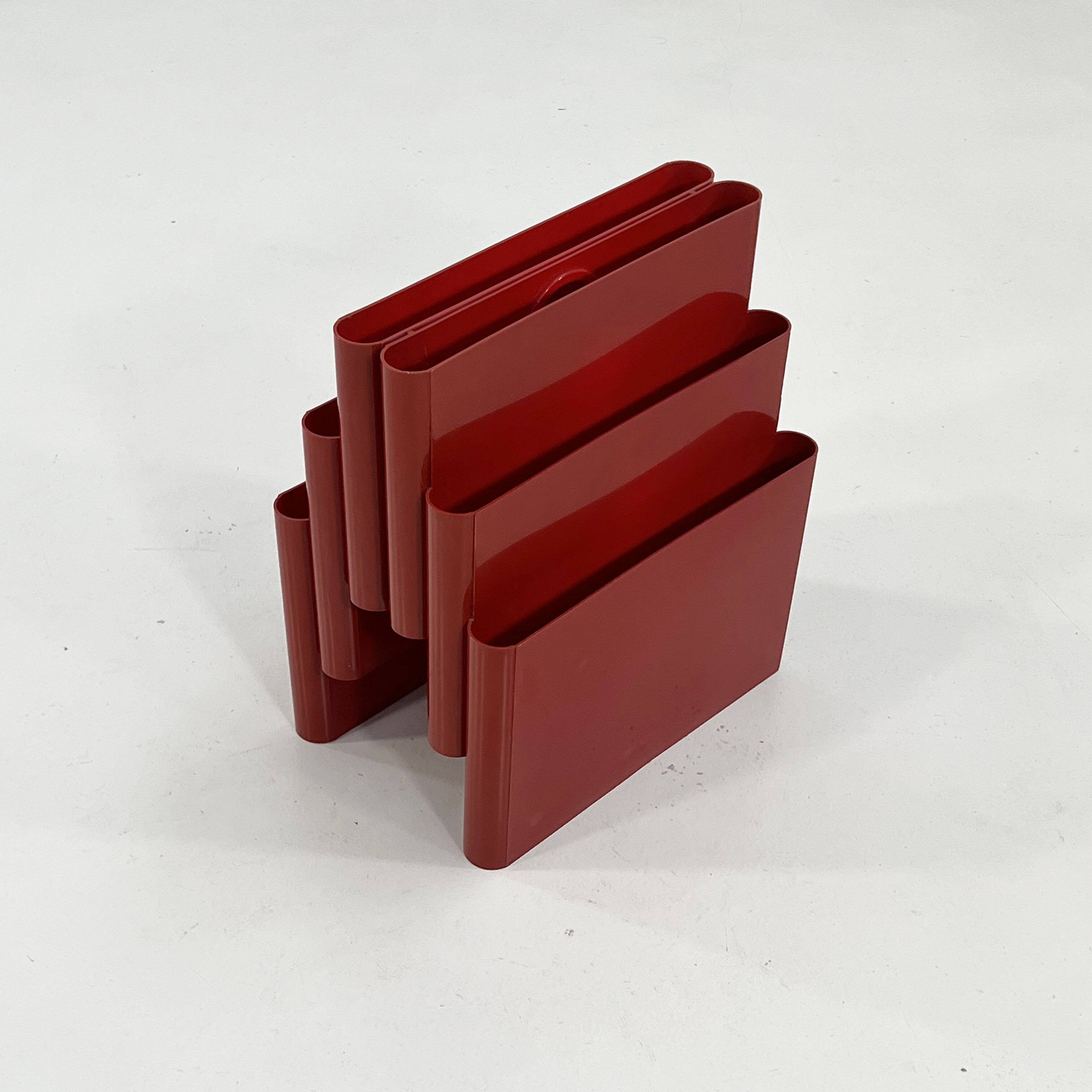 RED MAGAZINE RACK BY GIOTTO STOPPINO FOR KARTELL, 1970