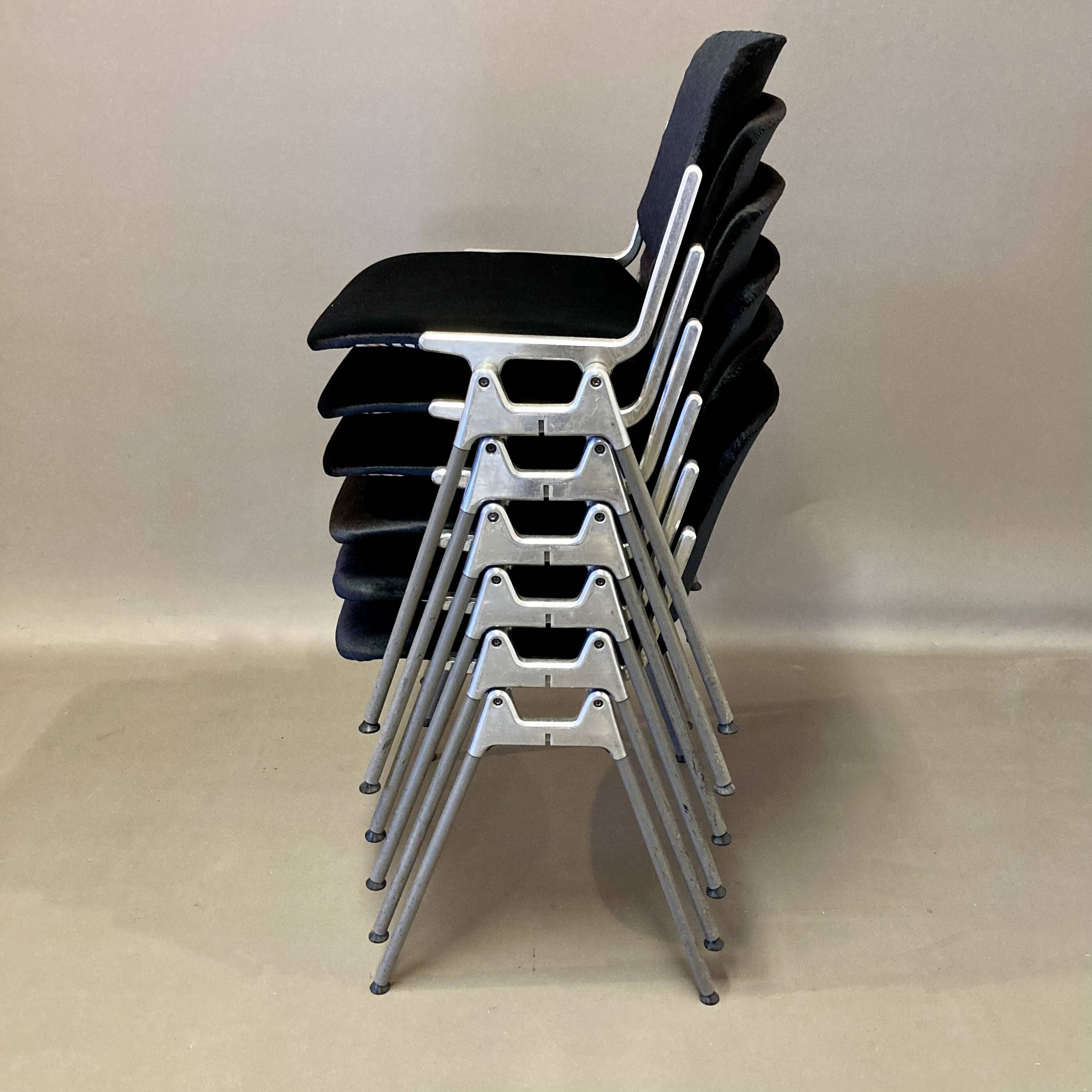 Set of 6 "GIANCARLO PIRETTI" chairs.