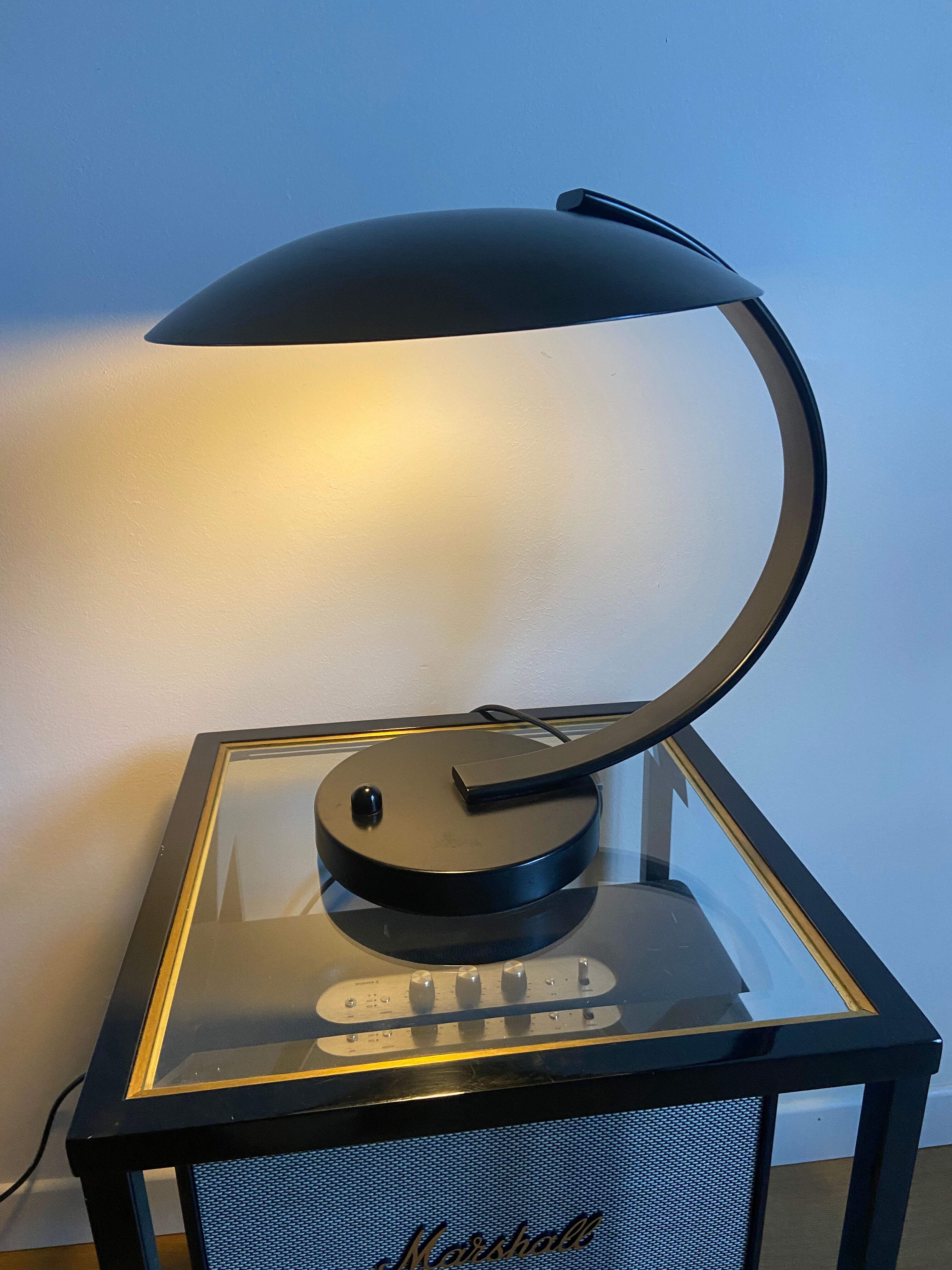 Lampe de bureau soucoupe noire par disderot pour soka made in france