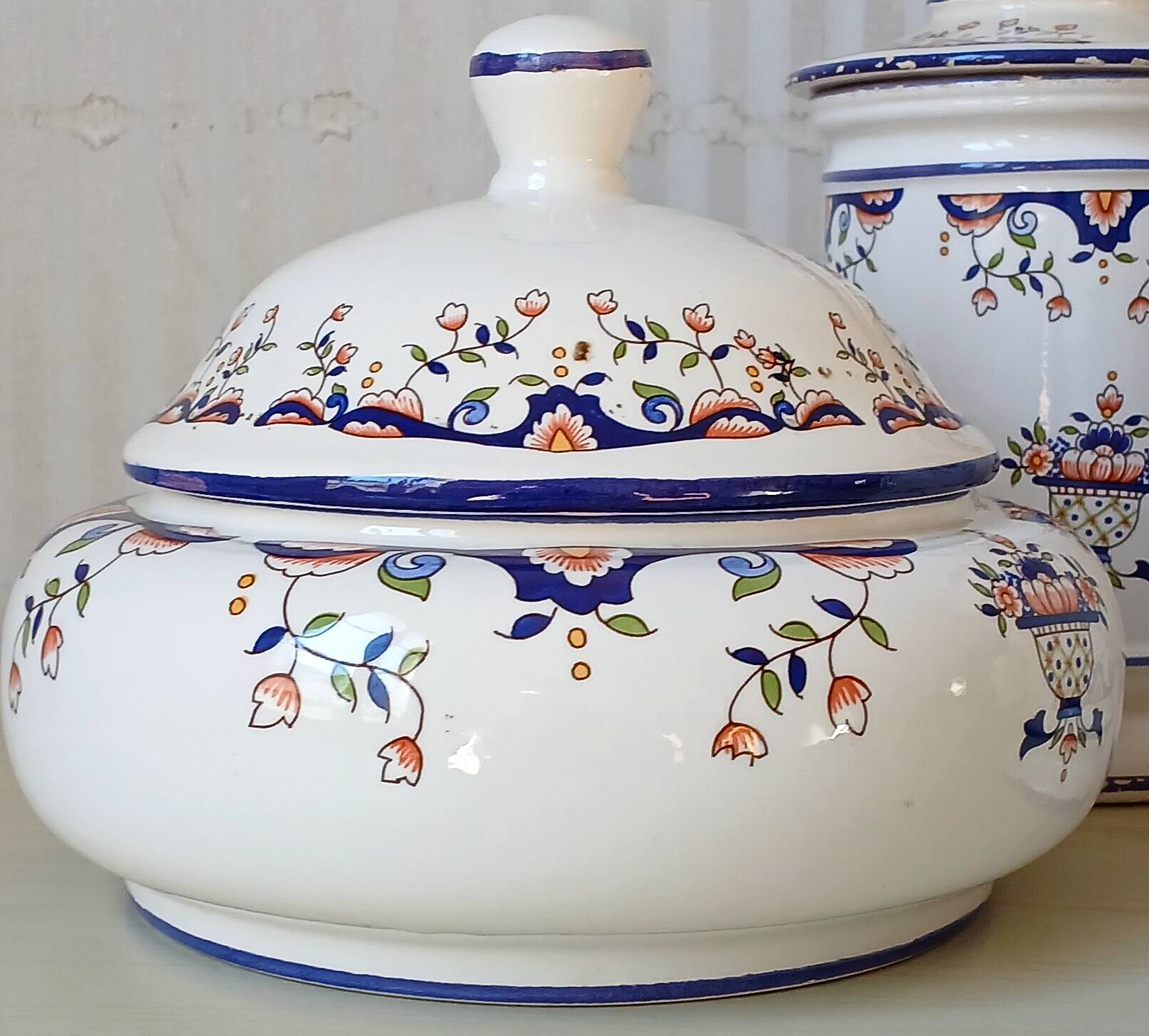 2 apothecary jars & candy box "old Rouen", circa 1960