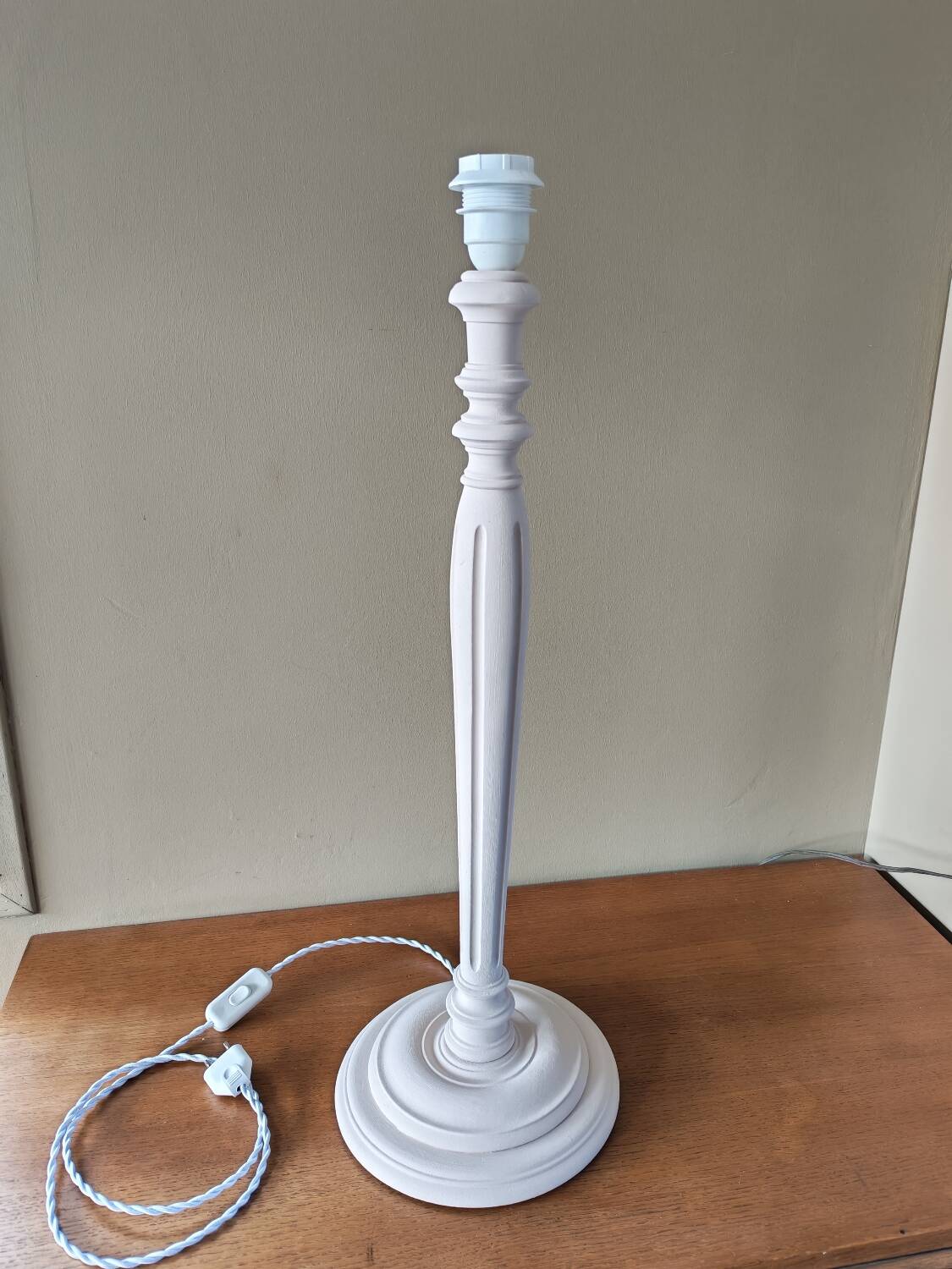 Vintage Hollywood Regency lamp