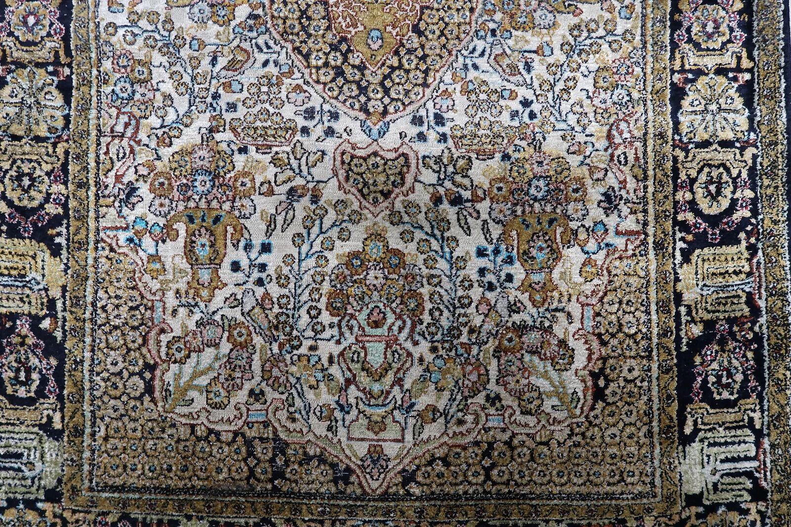 1950s Handmade Kashmir silk medallion rug, 109 × 165 cm - 1C1293