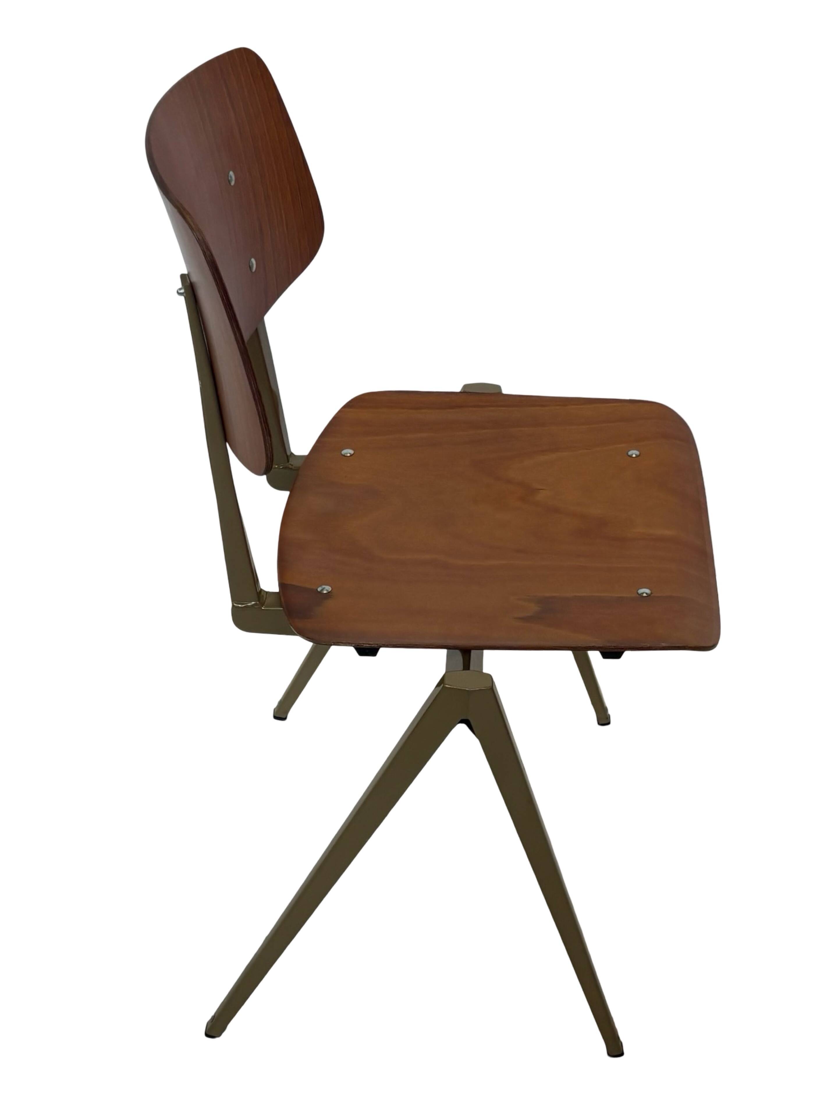 Chaise d'école Galvanitas S16 Chaise de salle à manger Design nacre dorée