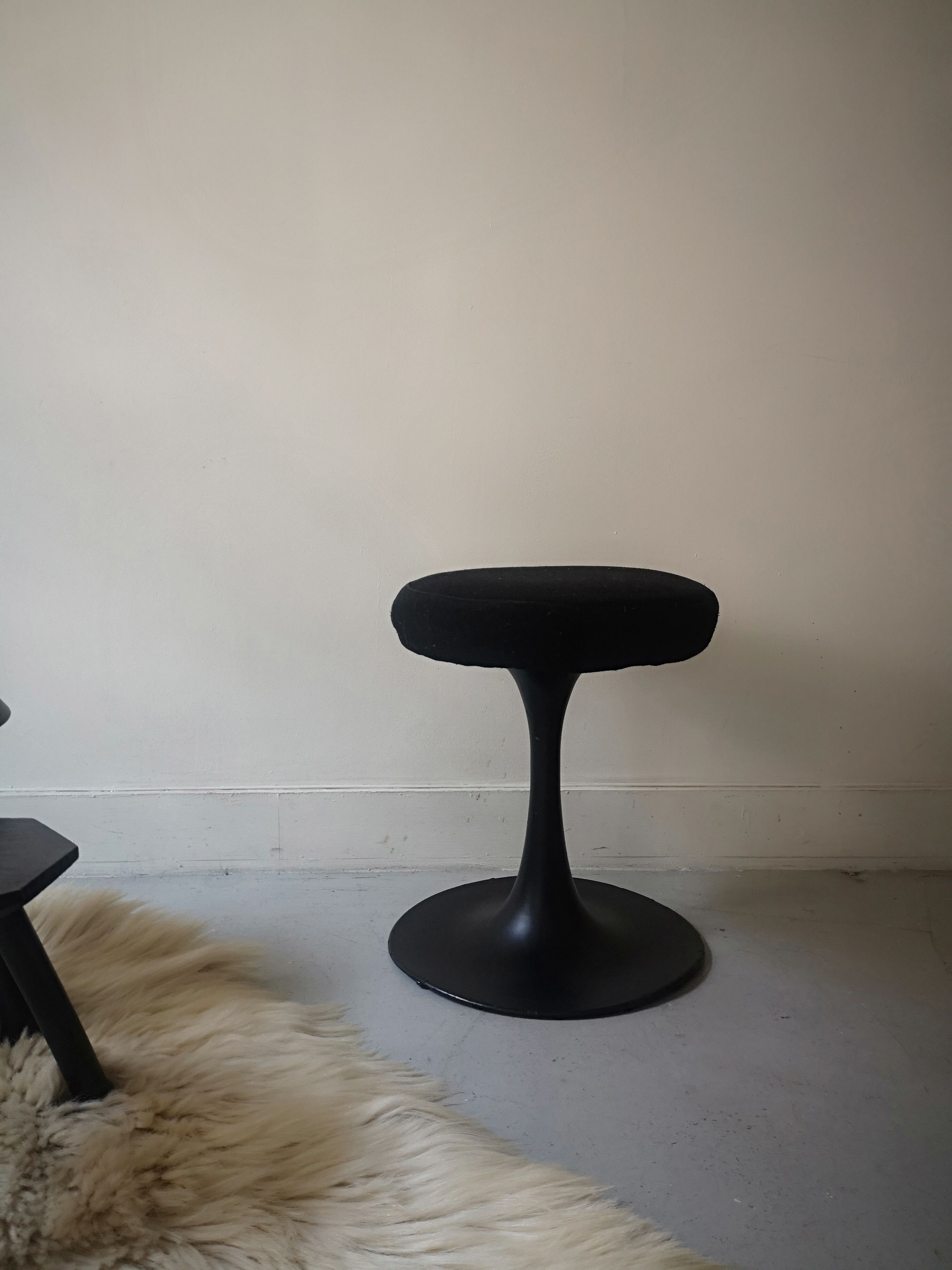 Black tulip stool cre rossi, design 1970