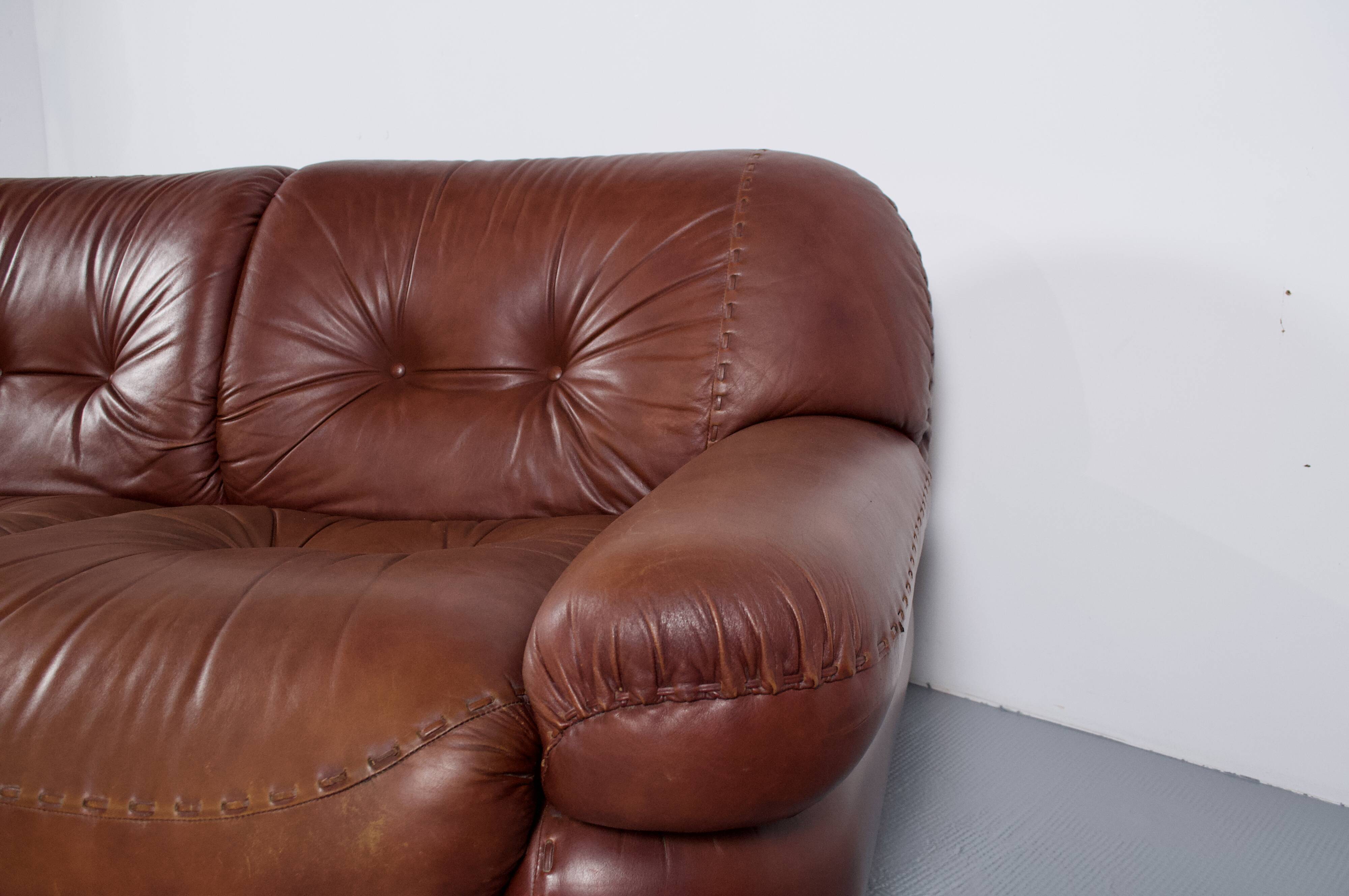 Sapporo leather sofa 1970s by Mobil Girgi publisher