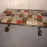 Base table in wrought iron thicken and tiled floor