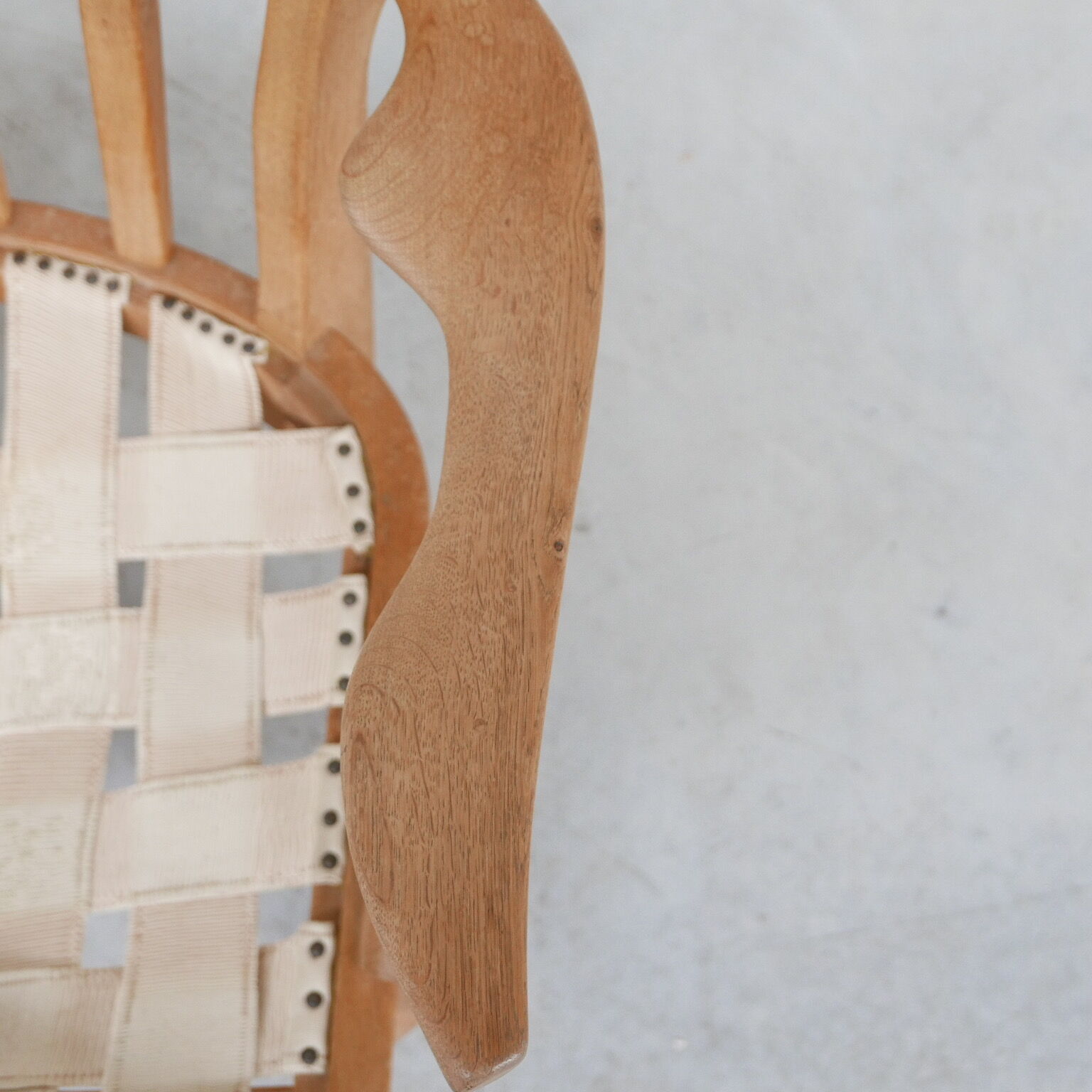 Repos armchair Guillerme et Chambron